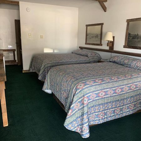 Bunkhouse Motel Guernsey Εξωτερικό φωτογραφία