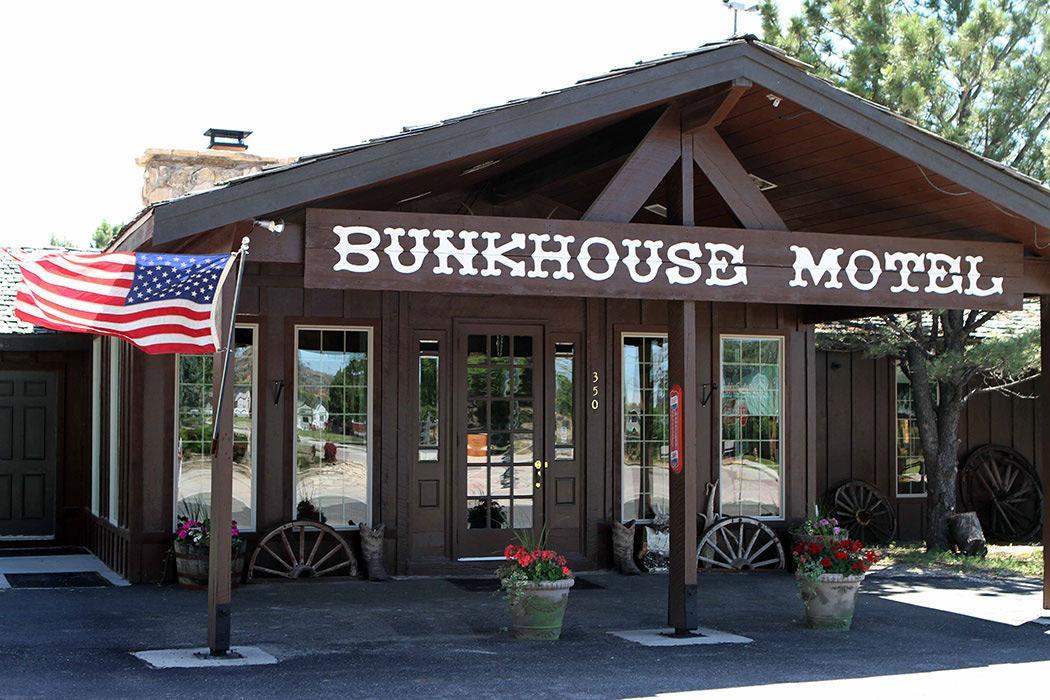 Bunkhouse Motel Guernsey Εξωτερικό φωτογραφία